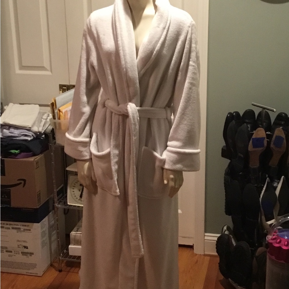 White Large Robe - Picture 6 of 13